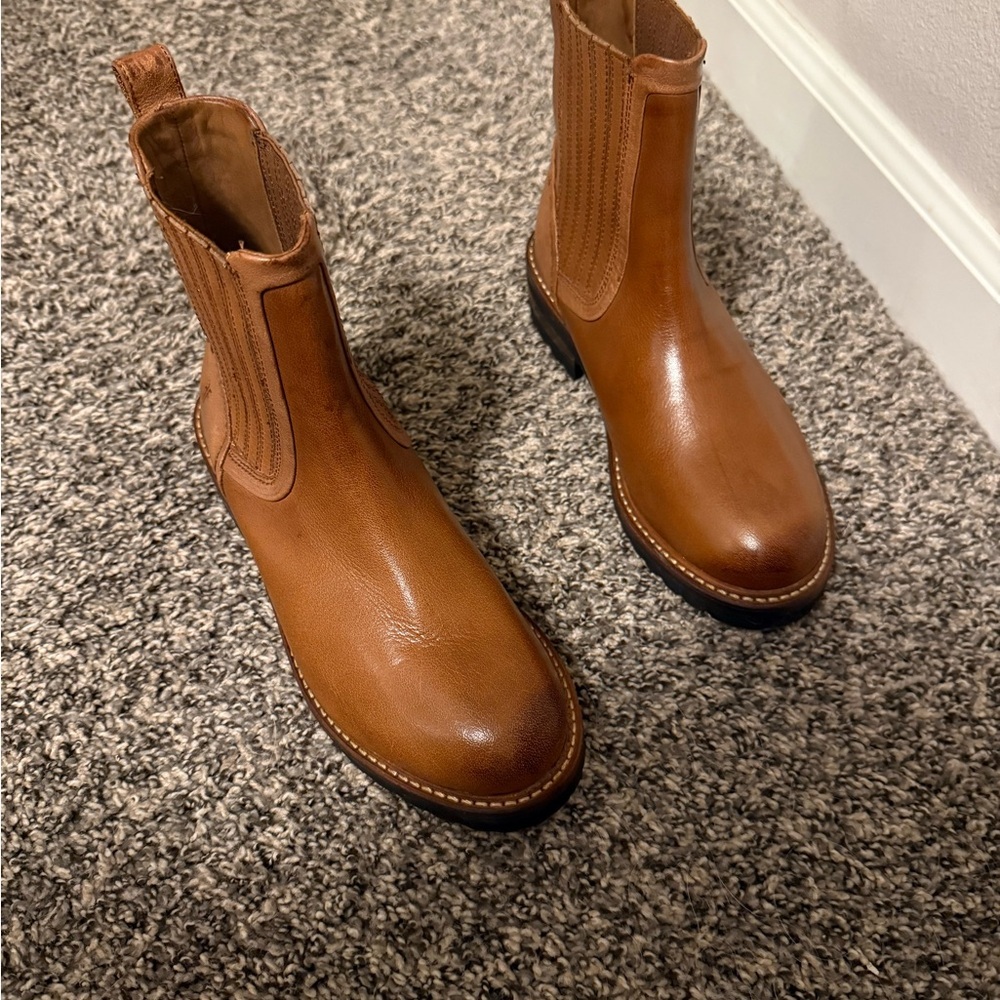 NWOT Frye Ella Moto Chelsea Boots Cognac - Picture 2 of 5